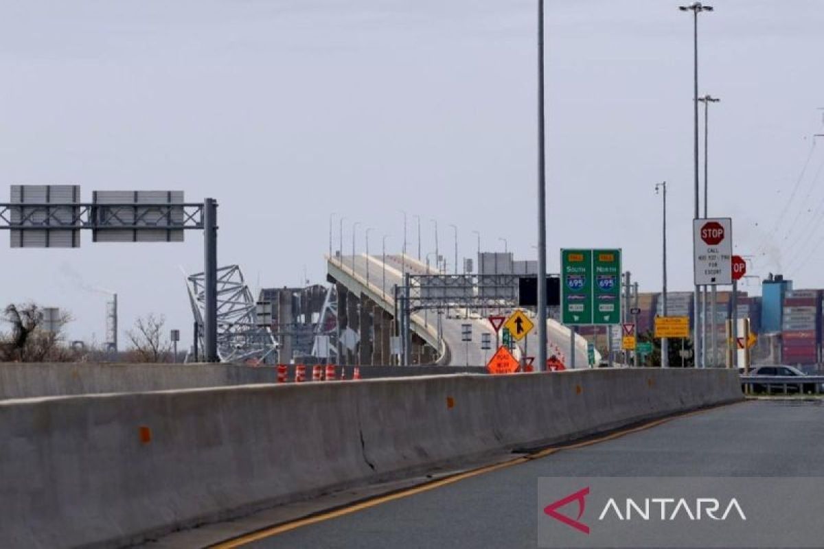 Enam orang dinyatakan hilang setelah jembatan di Baltimore, AS ambruk