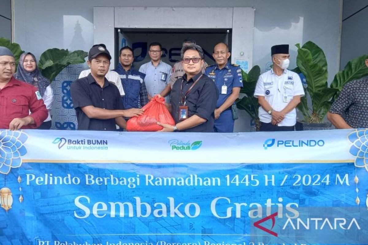 Pelindo Pangkalbalam salurkan 750 paket sembako bantu pekerja TKBM