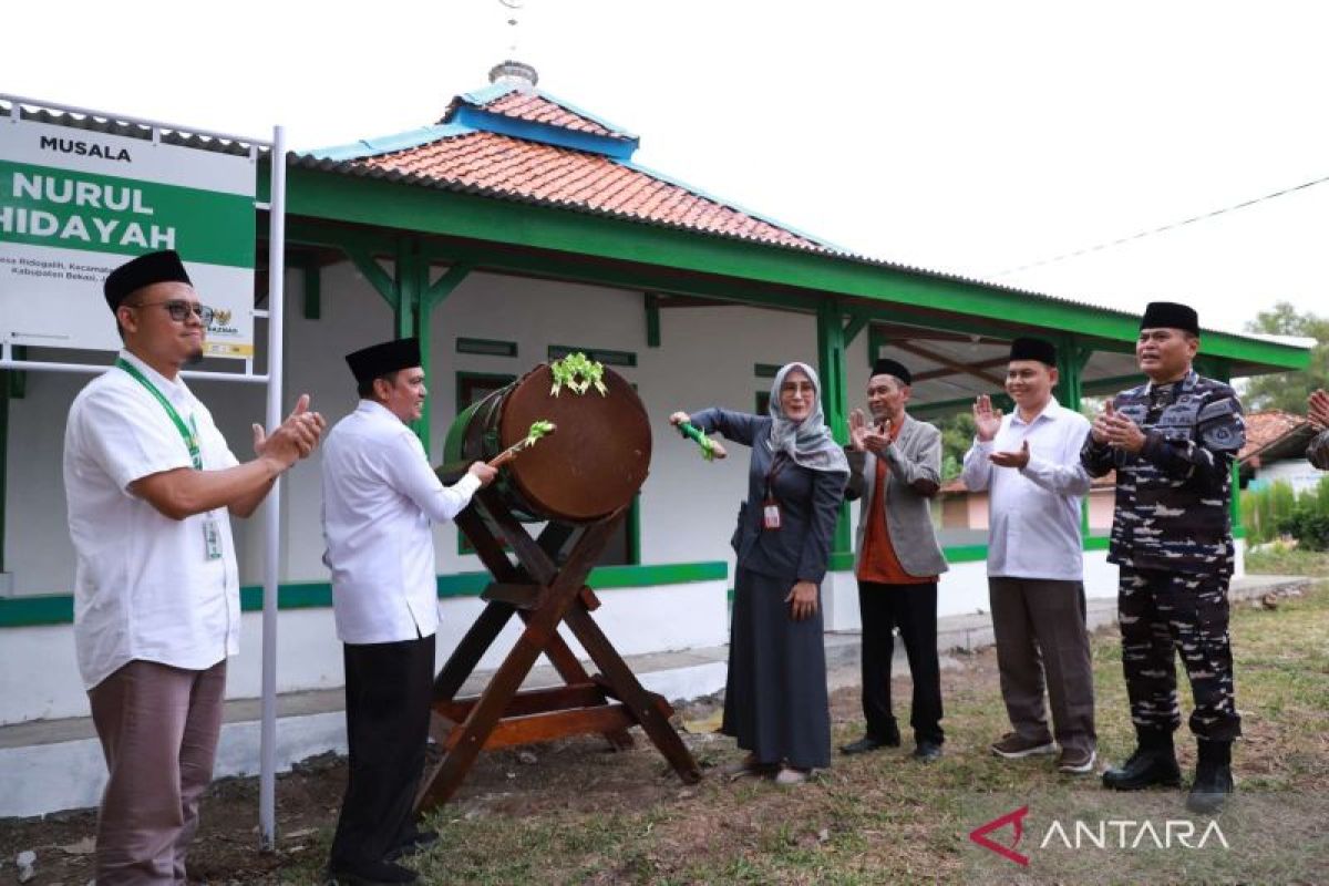 Pemkab Bekasi resmikan program renovasi mushalla dari Baznas