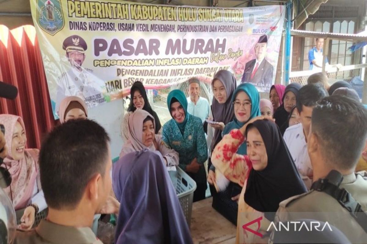 Ratusan Warga Antusias Kehadiran Operasi Pasar Murah di Kabupaten HSU