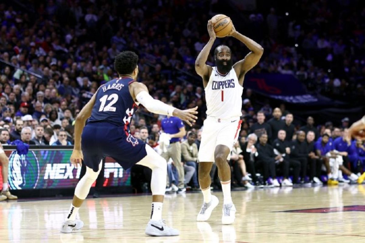 Harden bantu Clippers menang di pertemuan pertama melawan 76ers