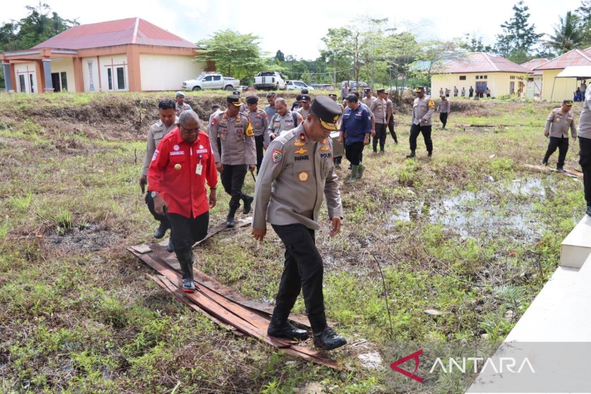 Wakapolda Papua Barat tinjau bangunan Polres Sorong Selatan