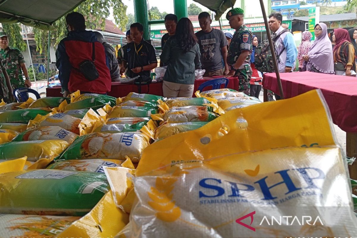 Korem dan Bulog distribusikan  75 ton beras dalam GPM