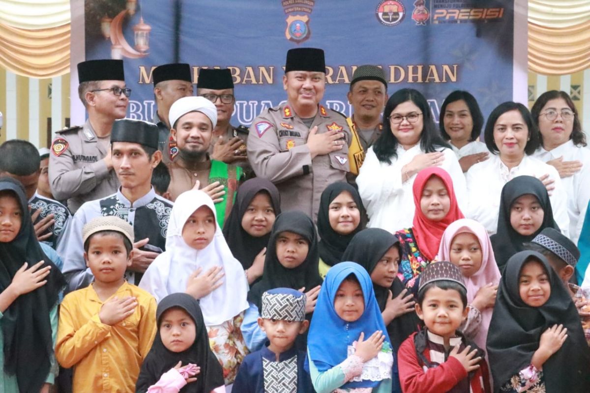 Keluarga besar Polres Simalungun buka puasa bersama anak yatim