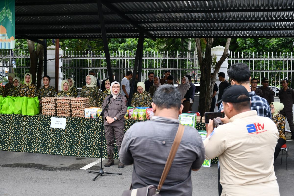 Kejaksaan Tinggi Jambi gelar bazar Ramadhan 1445 Hijriah