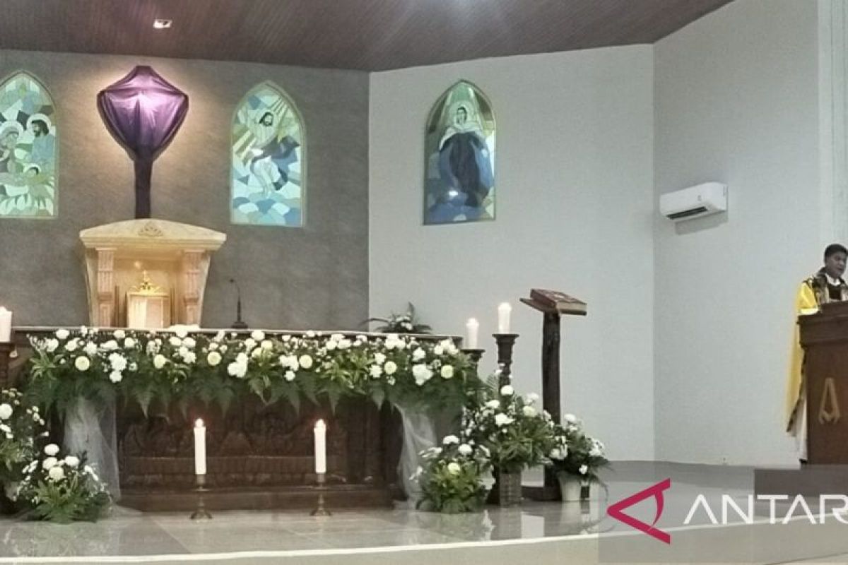 Gereja Regina Pacis Belitung undur jam Misa Kamis Putih hormati waktu berbuka puasa