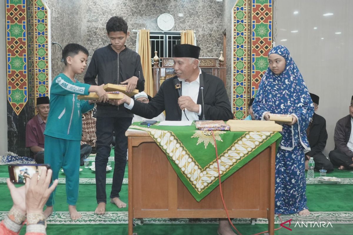 Safari Ramadhan di Bukittinggi, Gubernur Mahyeldi Ingatkan Tanggung Jawab Bersama untuk Membina Generasi Muda