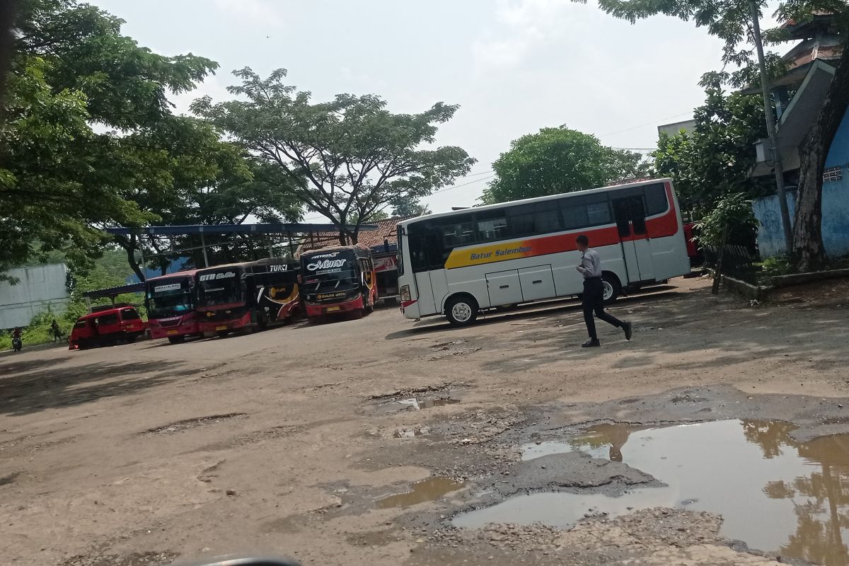 Terminal Mandala Lebak masih sepi penumpang mudik Lebaran