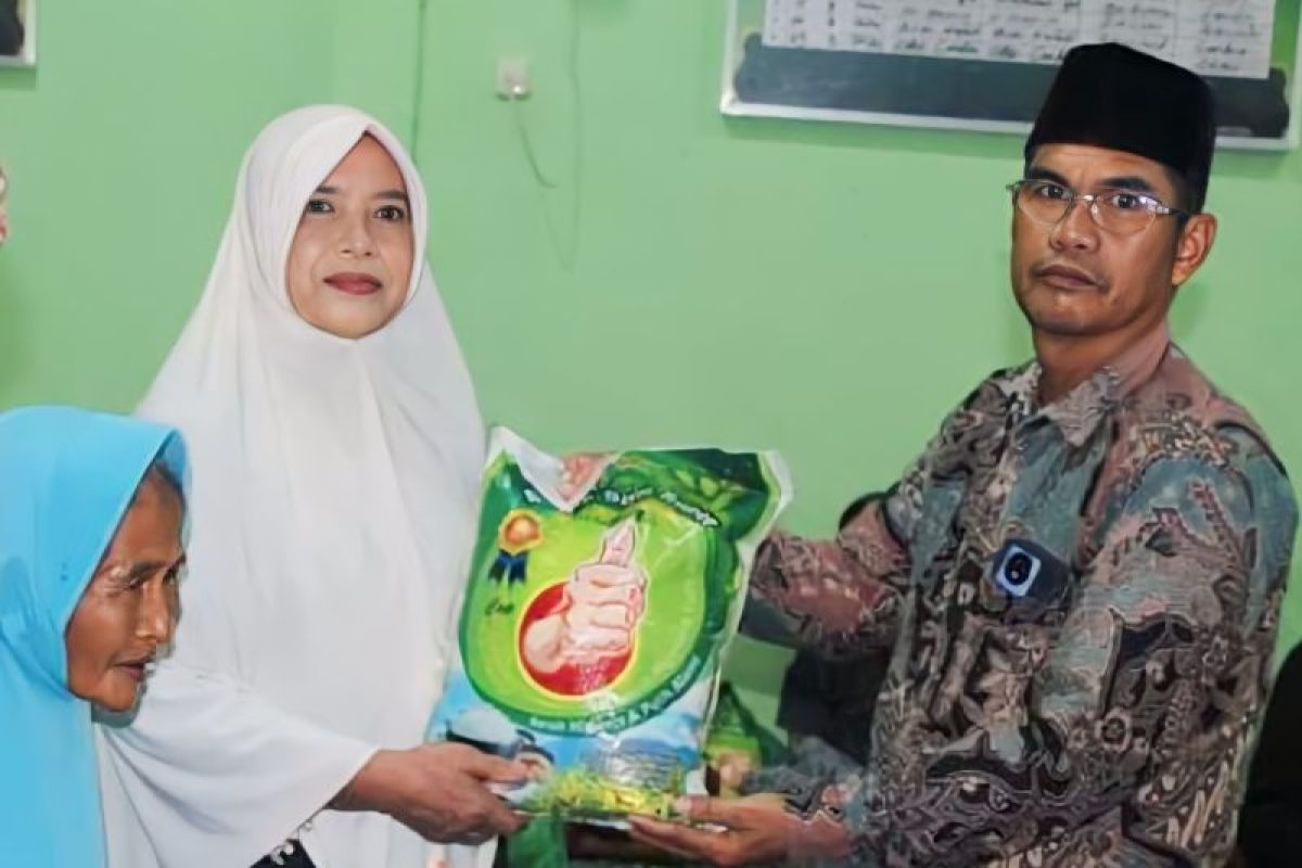 Kemenag OKU Selatan salurkan sembako Ramadhan