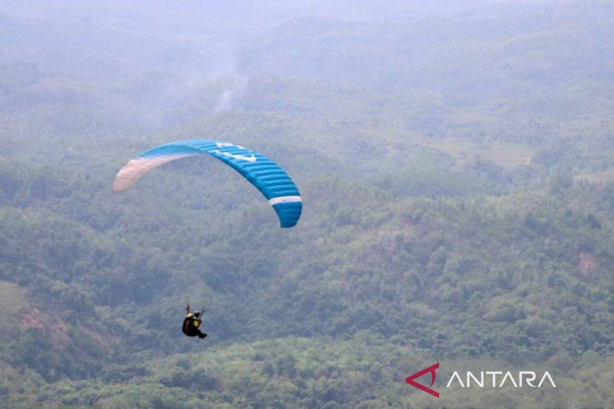 South Kalimantan prepares for international paragliding championship