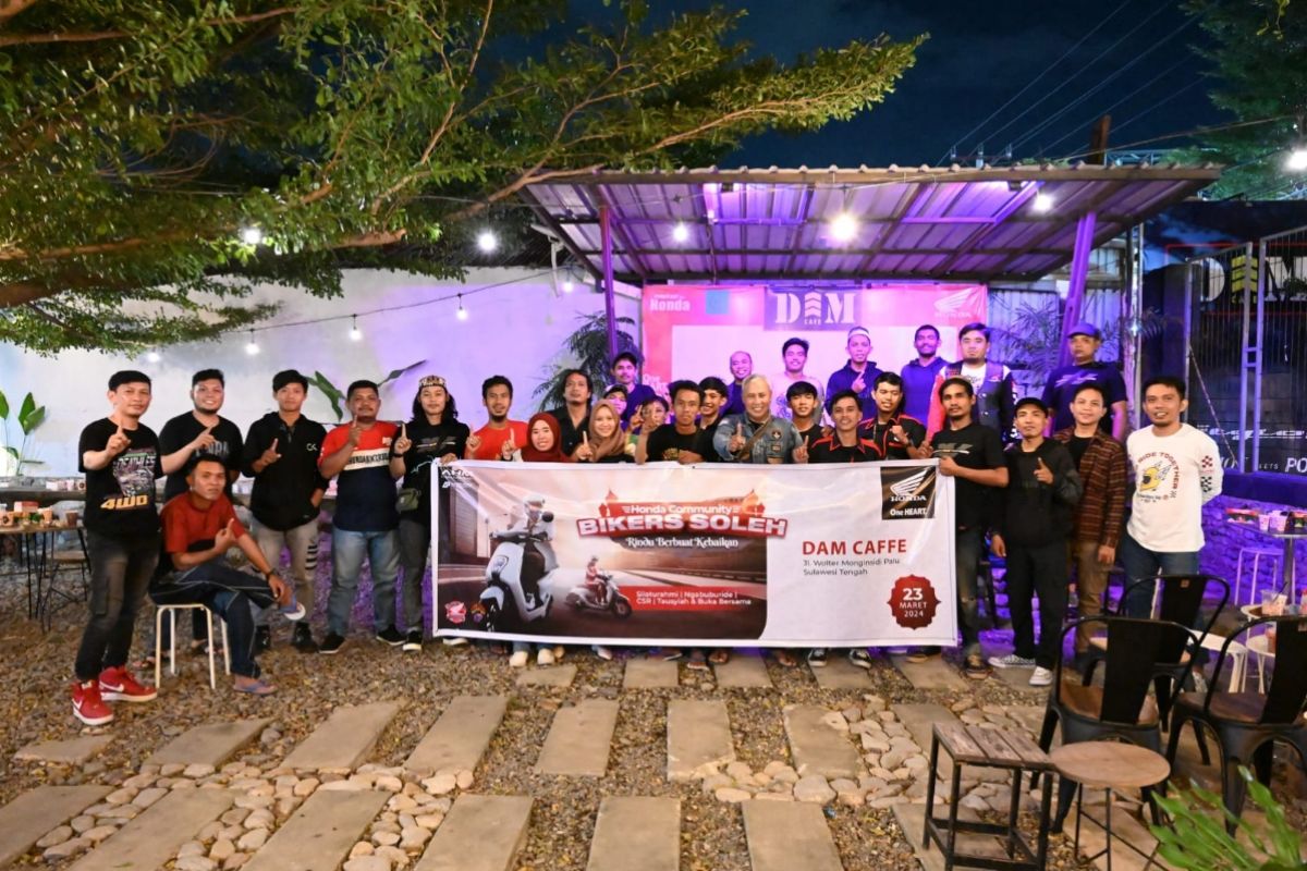 "Silaturahmi di event Honda Community Bikers Soleh"