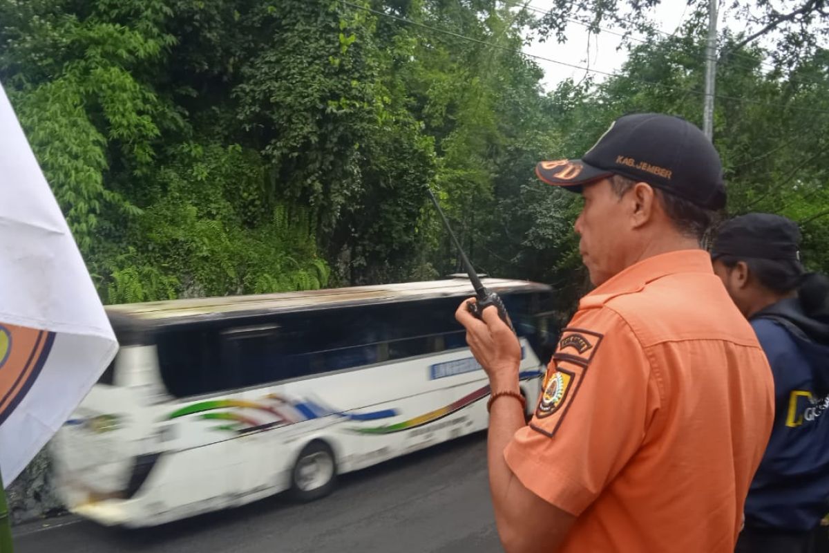 BPBD Jember siagakan personel di jalur mudik kawasan Gumitir