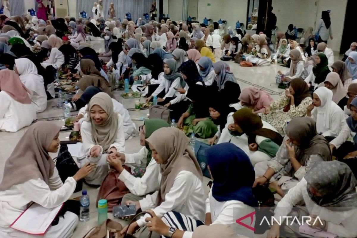 Bukber berbumbu pamer pencapaian, bagaimana hukumnya?