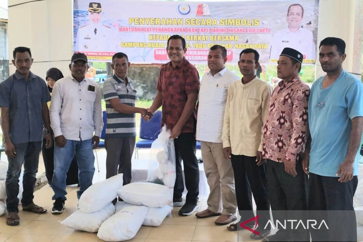 KKP salurkan 136 set bantuan alat tangkap ikan untuk nelayan Nagan Raya