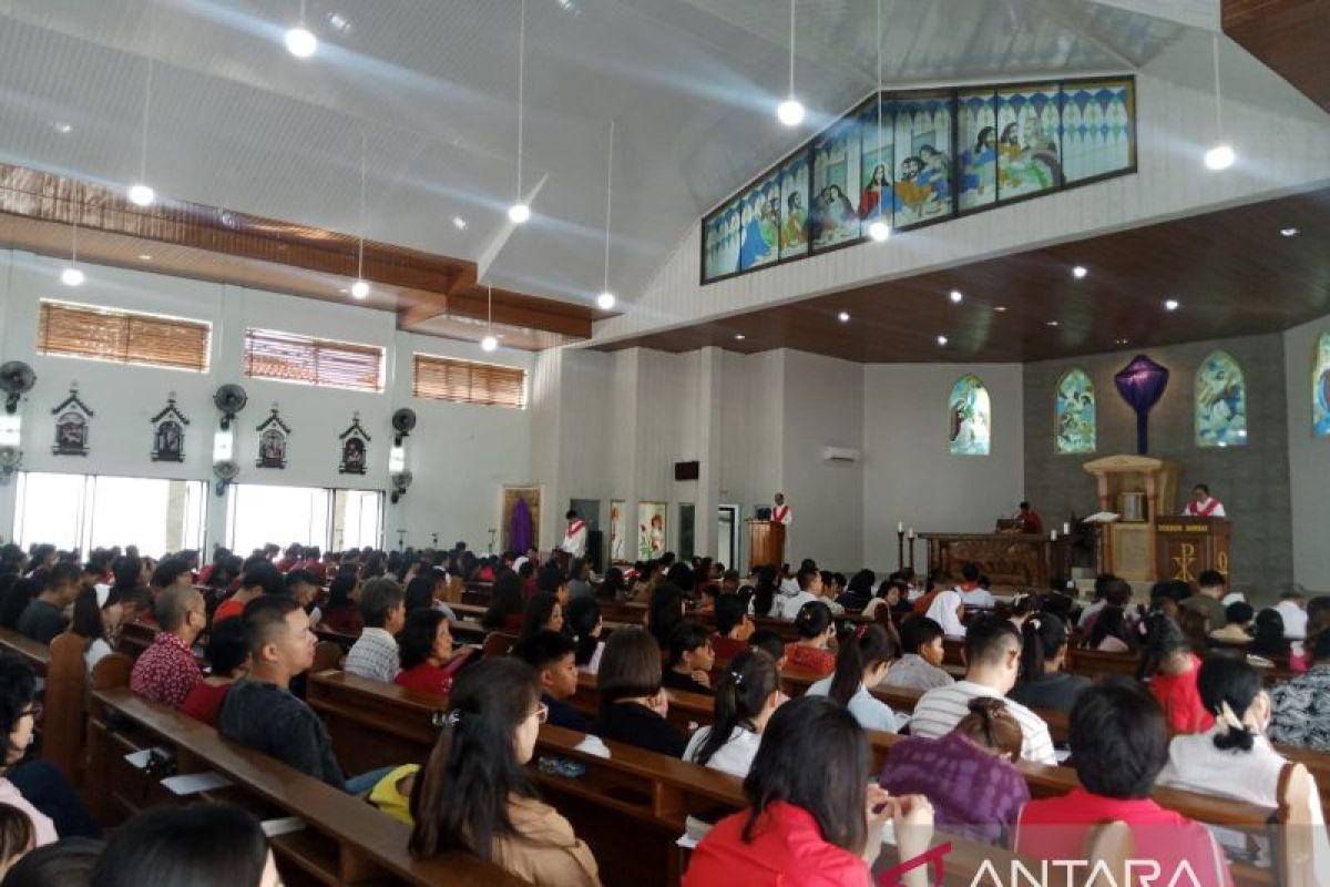 Gereja Katolik Regina Pacis Tanjung Pandan gelar ibadah Jumat Agung