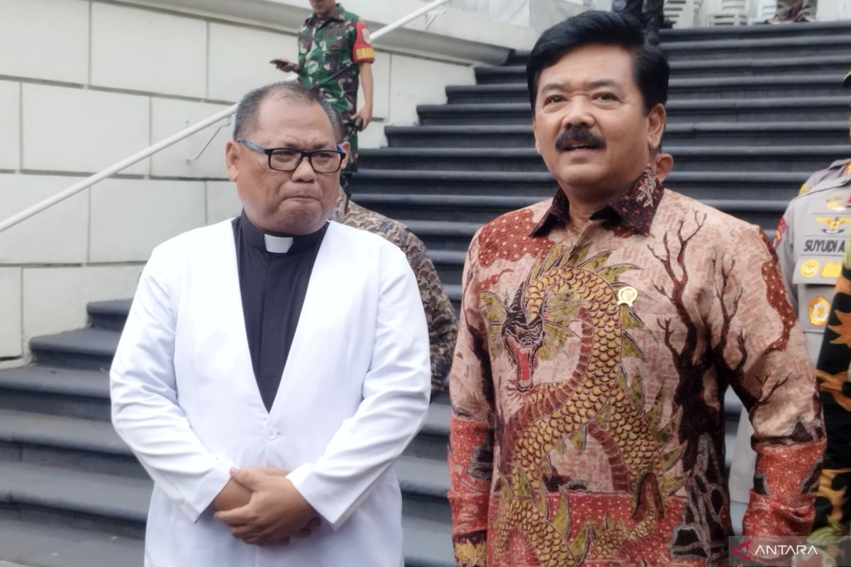 Hadi Tjahjanto mengecek pengamanan Jumat Agung di GPIB Immanuel Jakarta