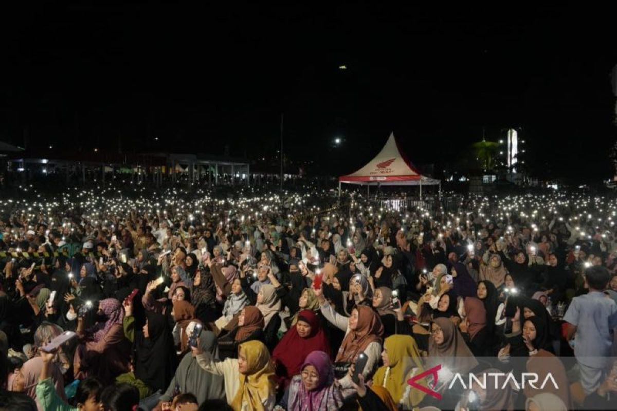 Ribuan masyarakat ikuti Tabligh Akbar bersama UAS di Pangkalpinang