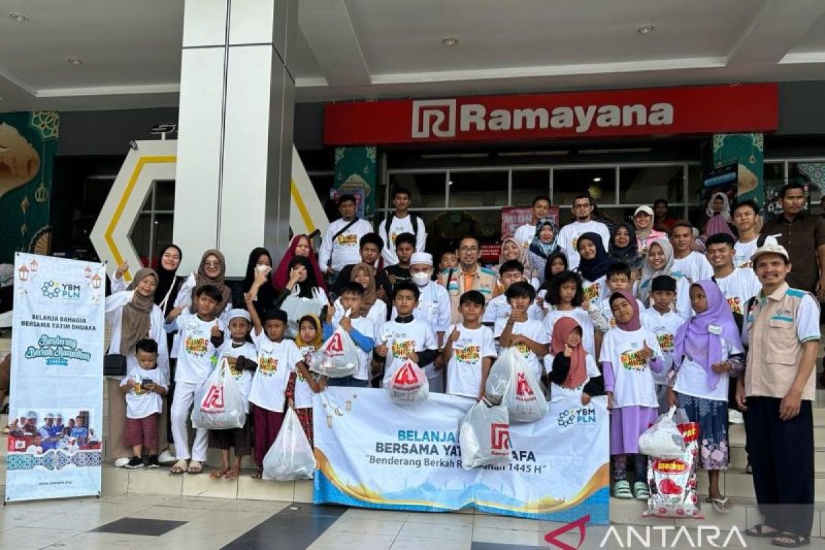 Kejar berkah Ramadhan, PLN Babel hadirkan senyum kebahagiaan anak yatim dhuafa Melalui Program Belanja Bahagia