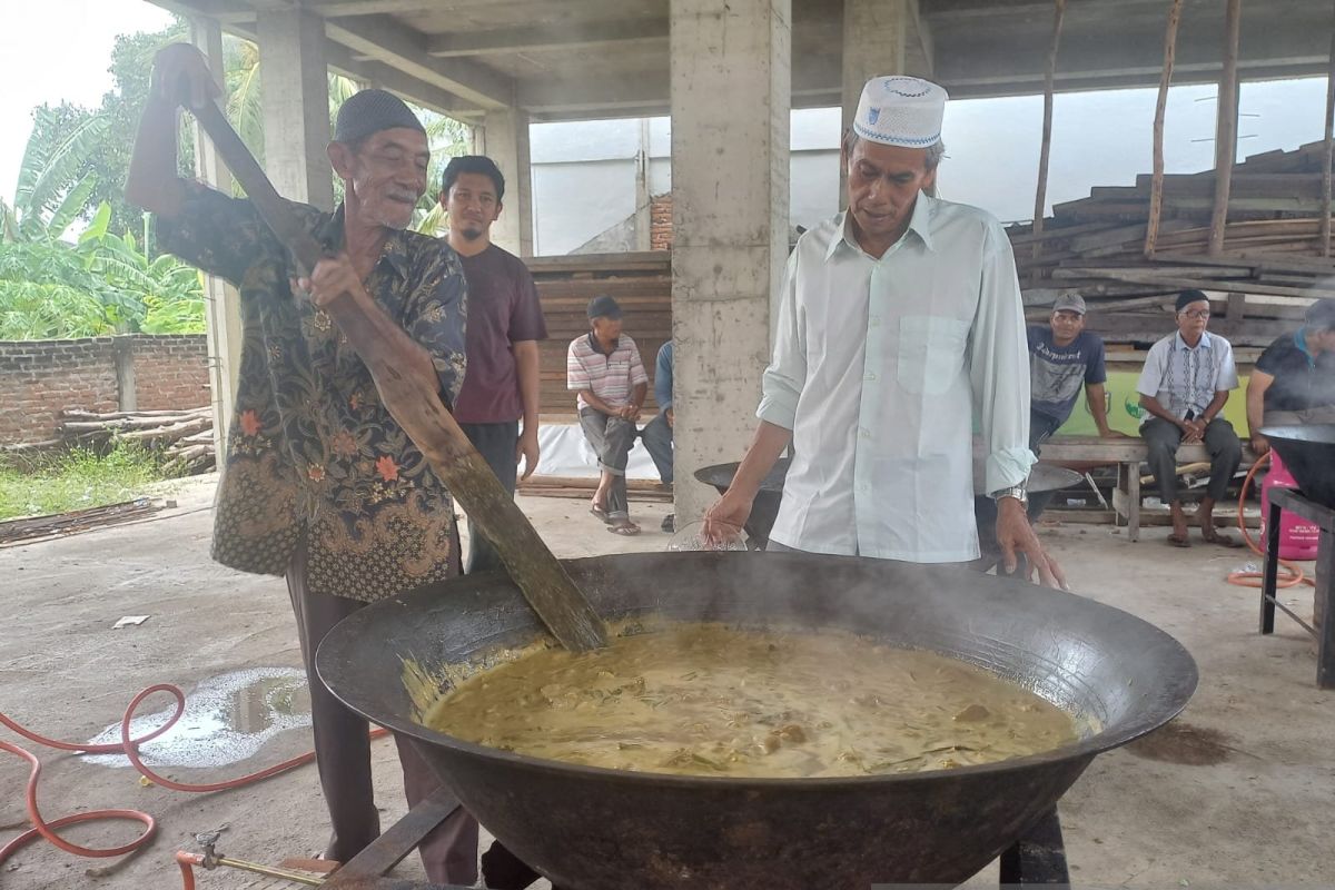 Warga Banda Aceh sediakan kuah beulangong sambut Nuzul Quran