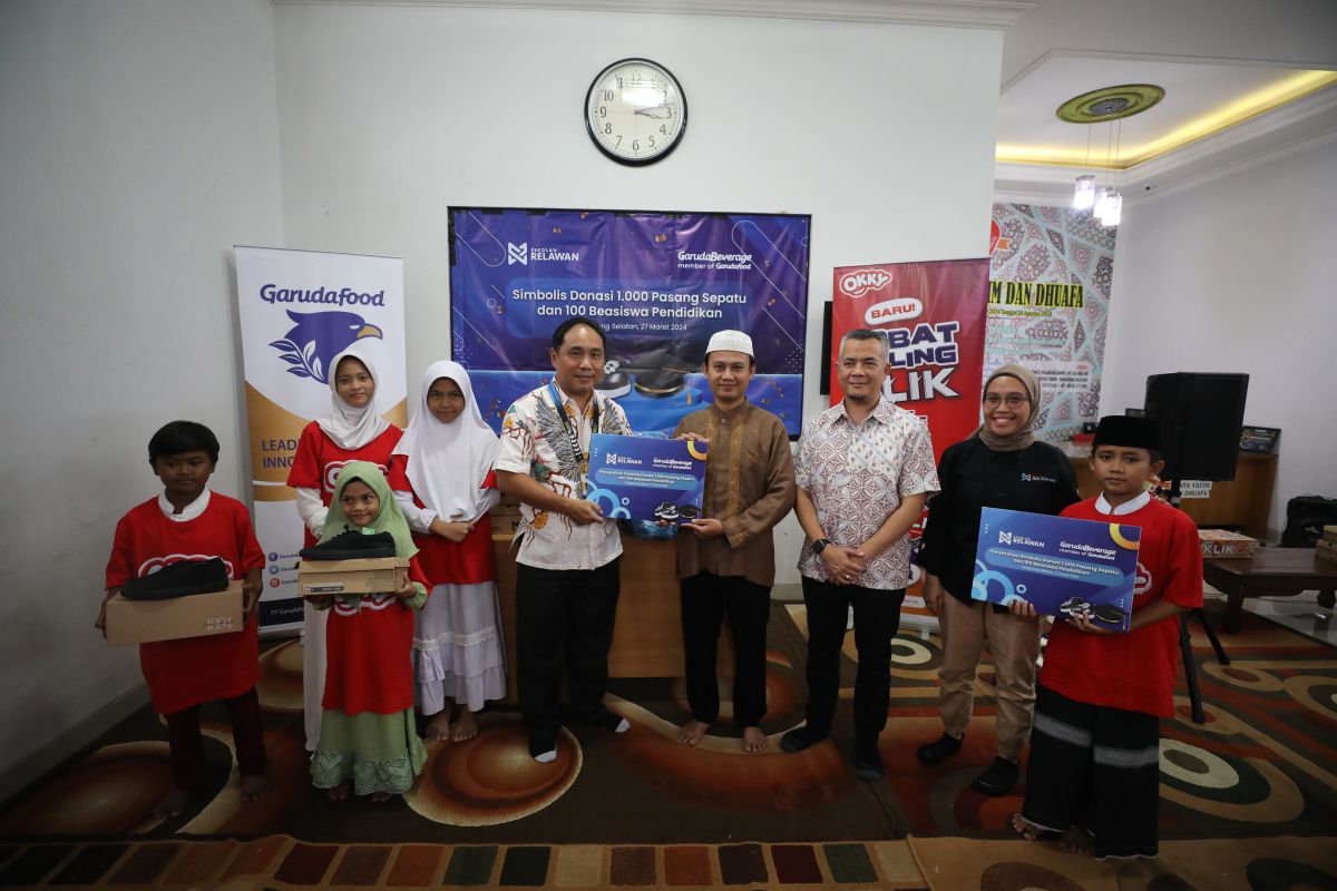 Garuda Beverage berikan beasiswa Rp200 juta untuk anak muda di Jawa