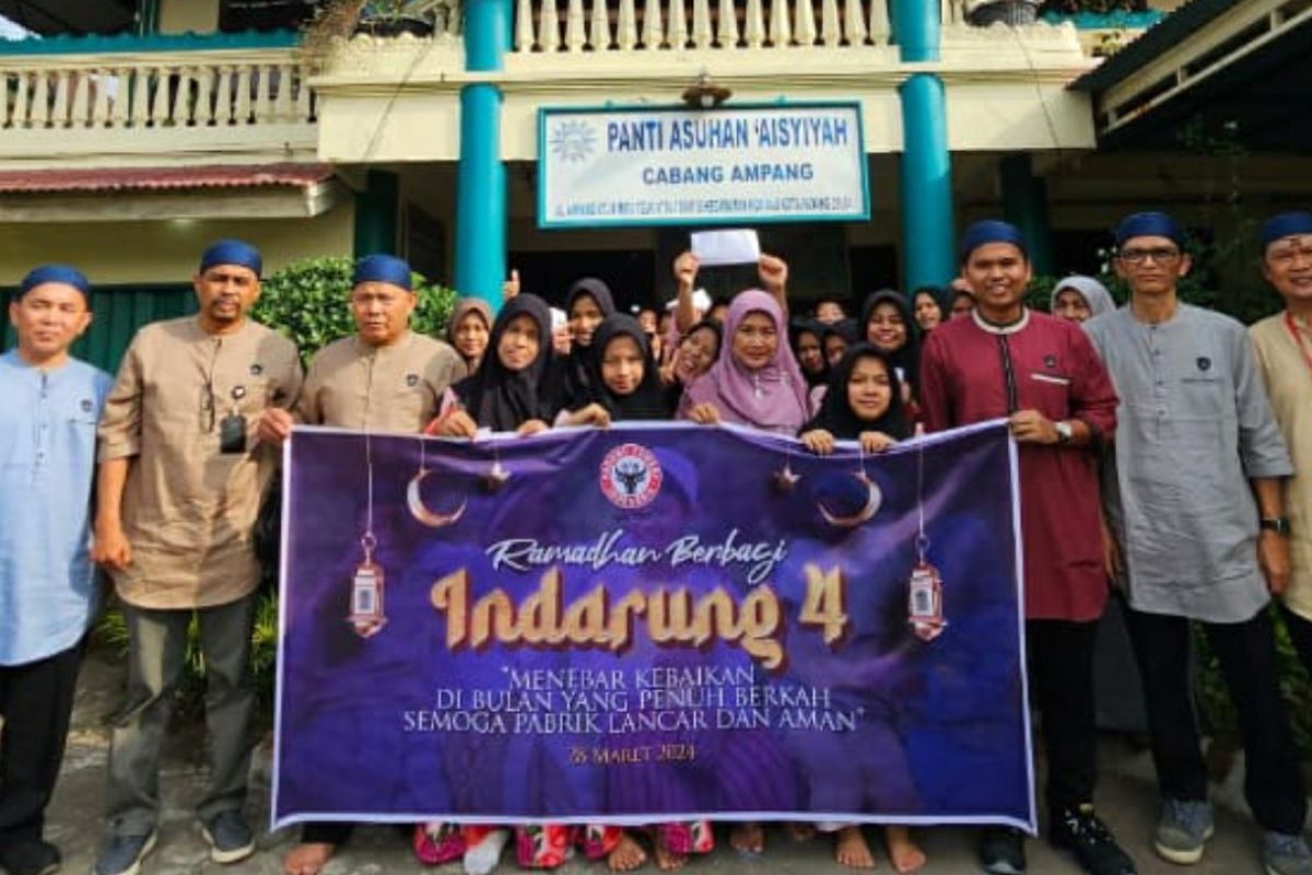 Karyawan Pabrik Semen Padang anjangsana ke Panti Asuhan untuk salurkan santunan