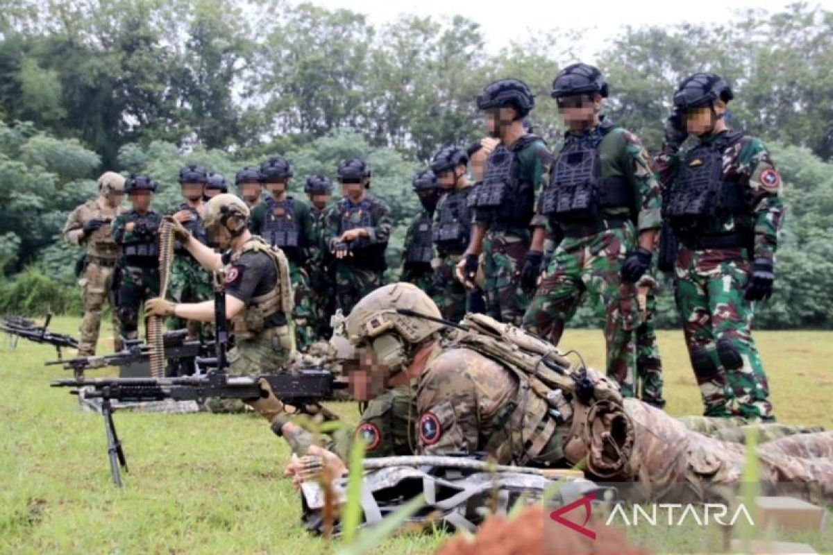 Kopasgat TNI AU dan pasukan khusus AS latihan penyergapan di Rumpin