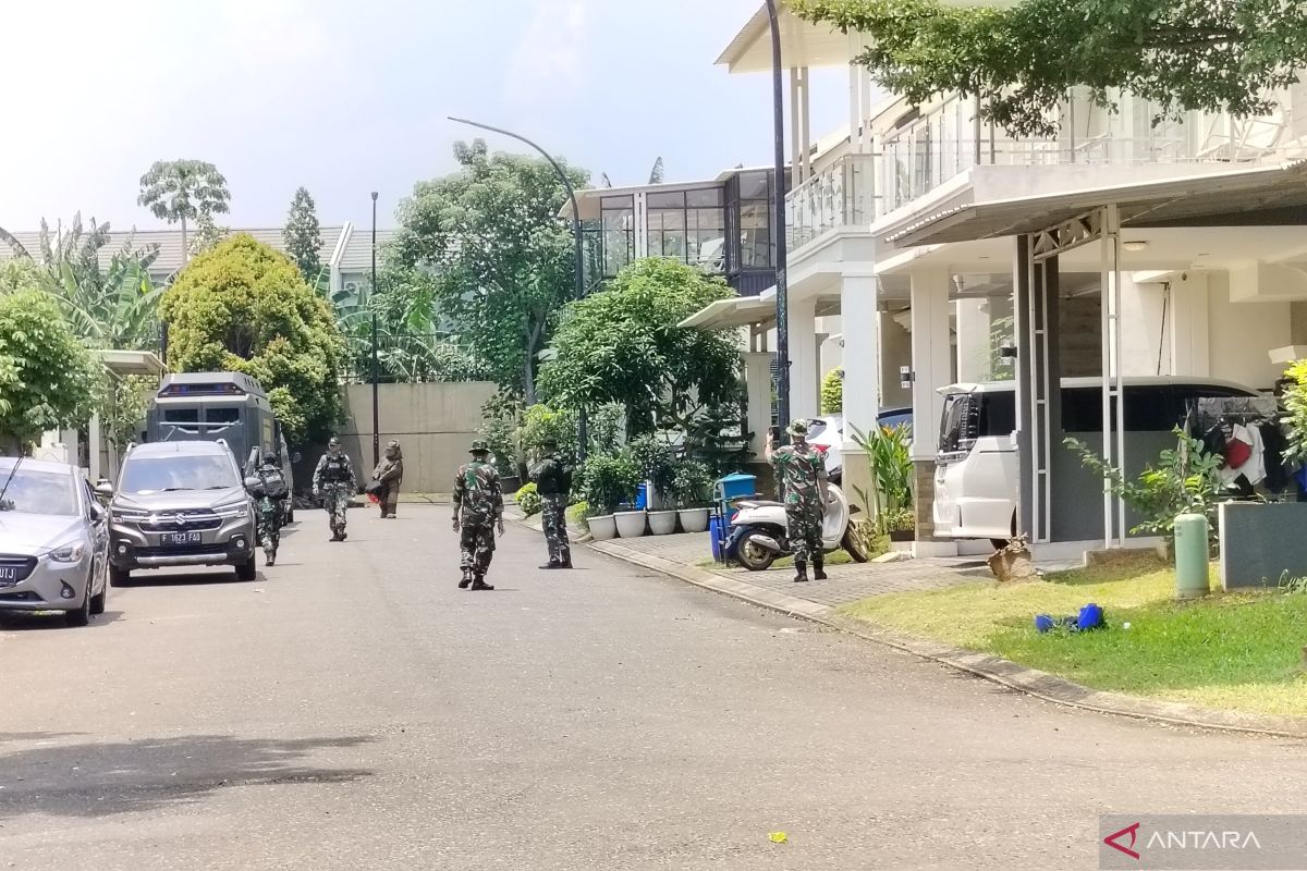 Warga menyatakan sikap usai ledakan gudang amunisi di Bogor