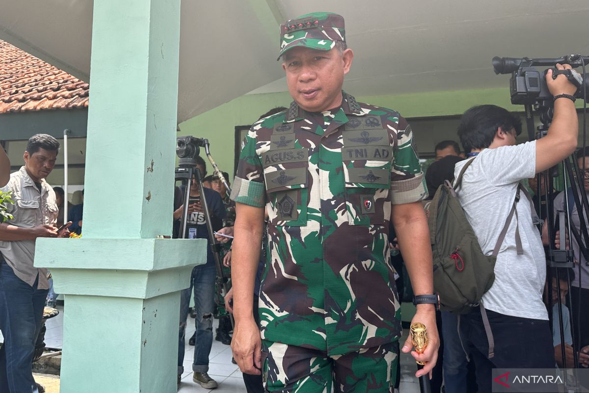Panglima TNI mutasi 215 pati, Brigjen Steverly Parengkuan jadi Staf Ahli Menhan Prabowo