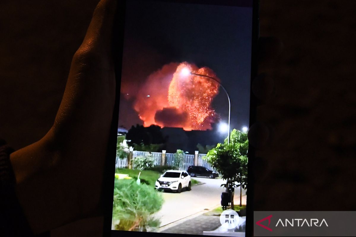 VIdeo rekaman saat ledakan gudang munisi daerah di Ciangsana