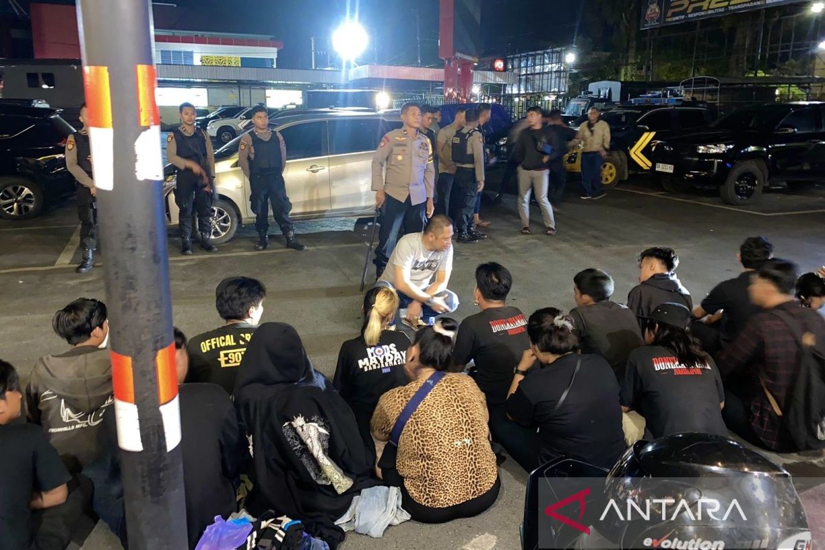 Polisi amankan belasan pemuda pesta miras hendak tawuran