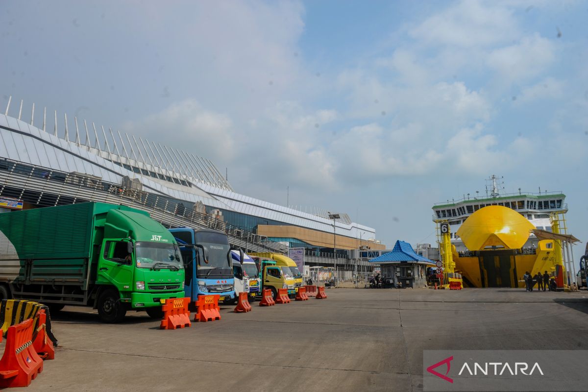 Kenaikan kendaraan pemudik di Pelabuhan Merak