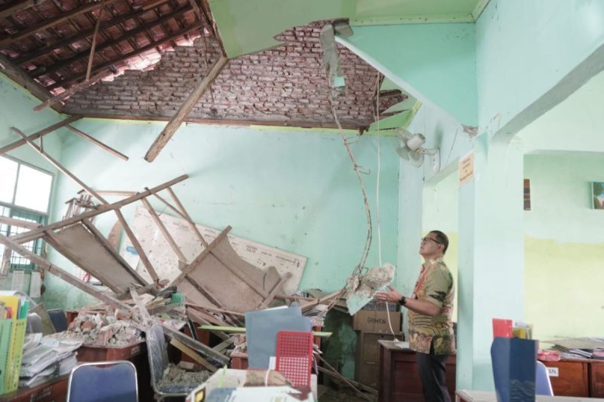 Akibat gempa bangunan SMAN 1 Sangkapura Bawean rusak parah, Dindik Jatim segera upayakan renovasi