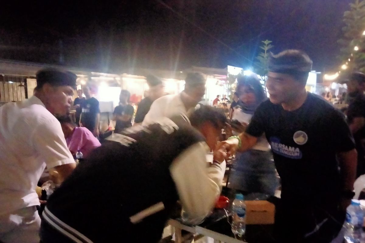 Relawan Zainal Paliwang mengambil formulir bakal cagub Kaltara ke PKS
