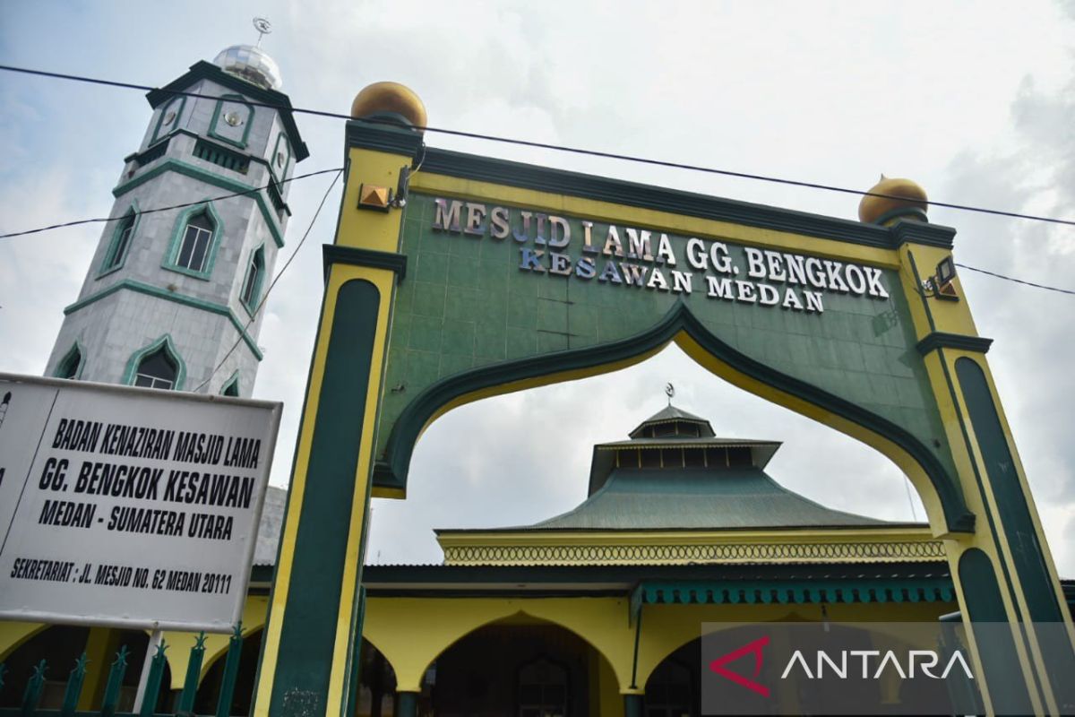 Masjid Bengkok simbol multietnis di Medan