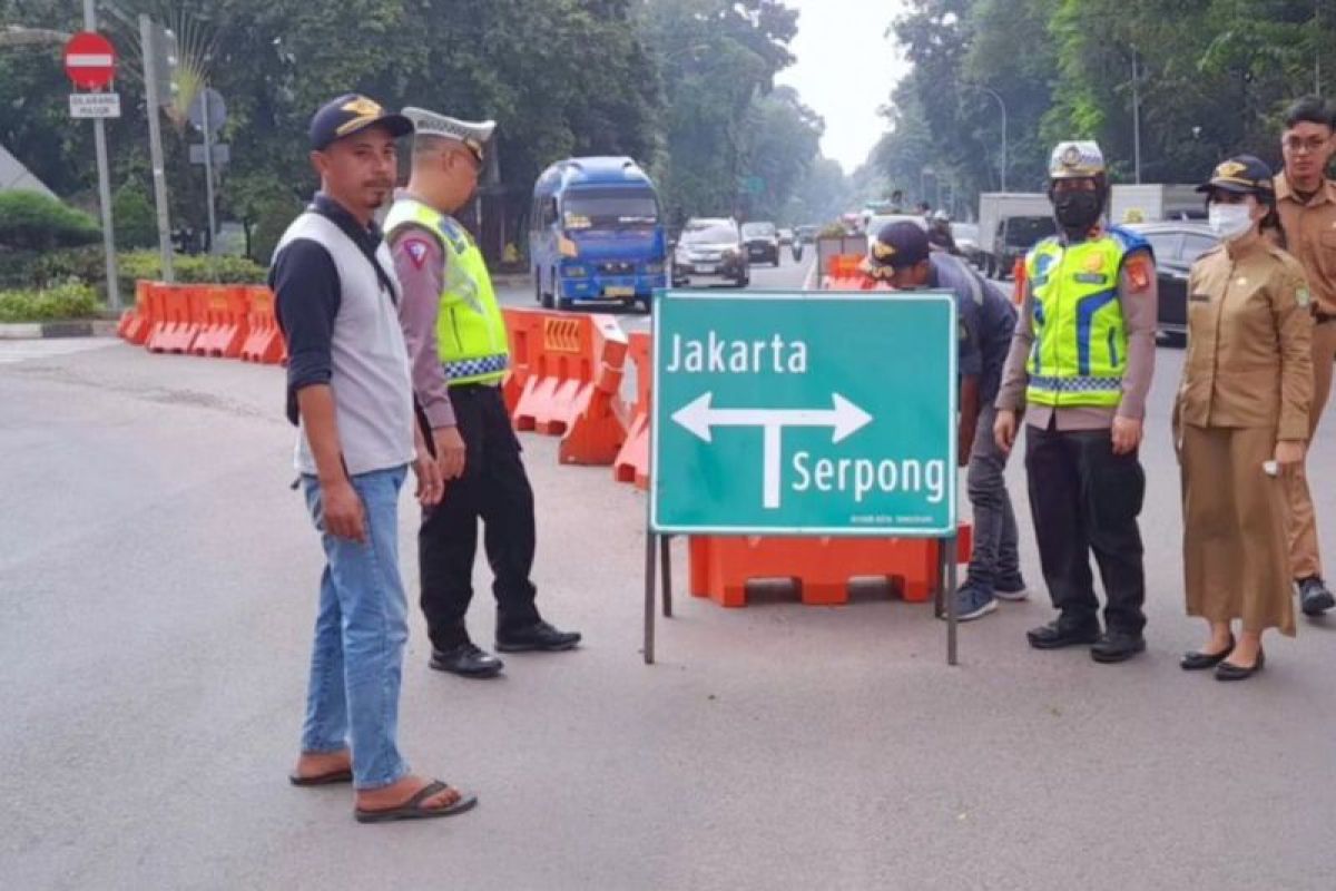 Dishub Kota Tangerang pasang rambu petunjuk jalan di jalur mudik