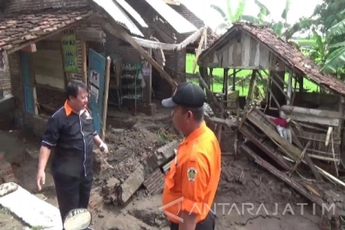 Banjir bandang terjang puluhan rumah warga di Madiun