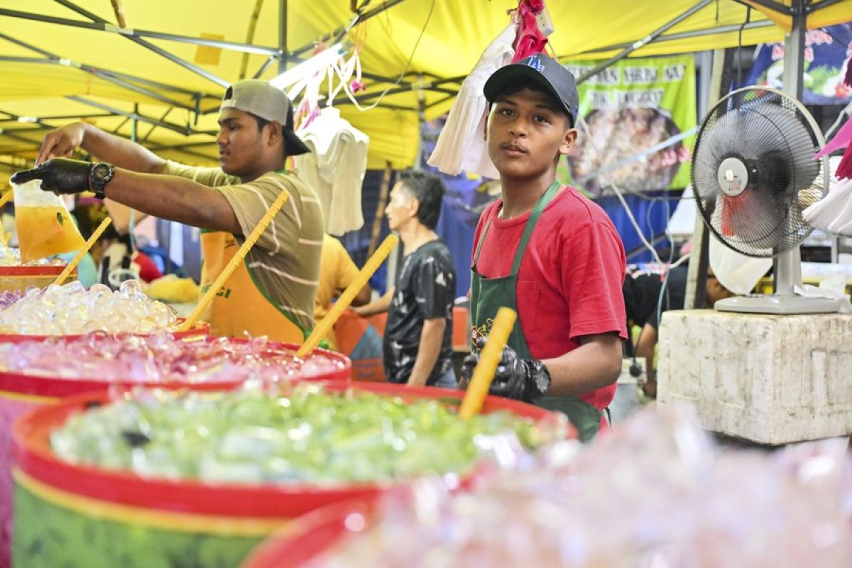 Album Asia: Menengok kemeriahan bazar Ramadhan di Malaysia