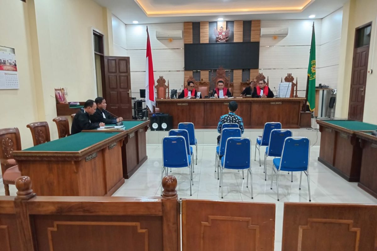 Hakim tunda sidang PK Karomani terkait perkara pemerimaan mahasiswa di Unila