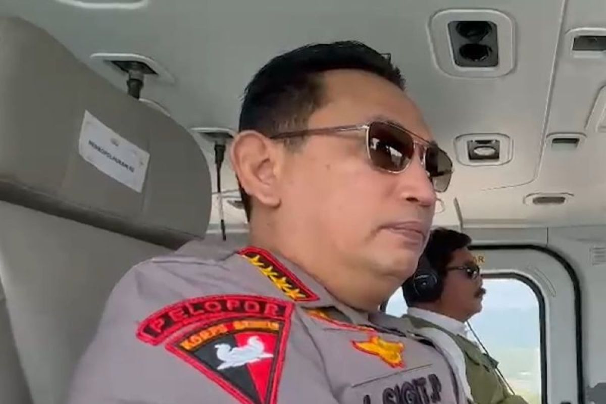 Kapolri Naik Heli Bareng Menko Polhukam Tinjau Kesiapan Arus Mudik di Merak