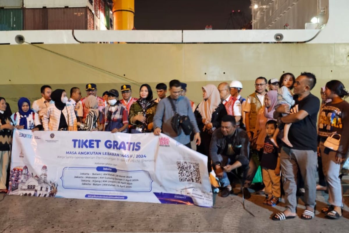 Ratusan penumpang mudik gratis berangkat dari Tanjung Priok ke Makassar