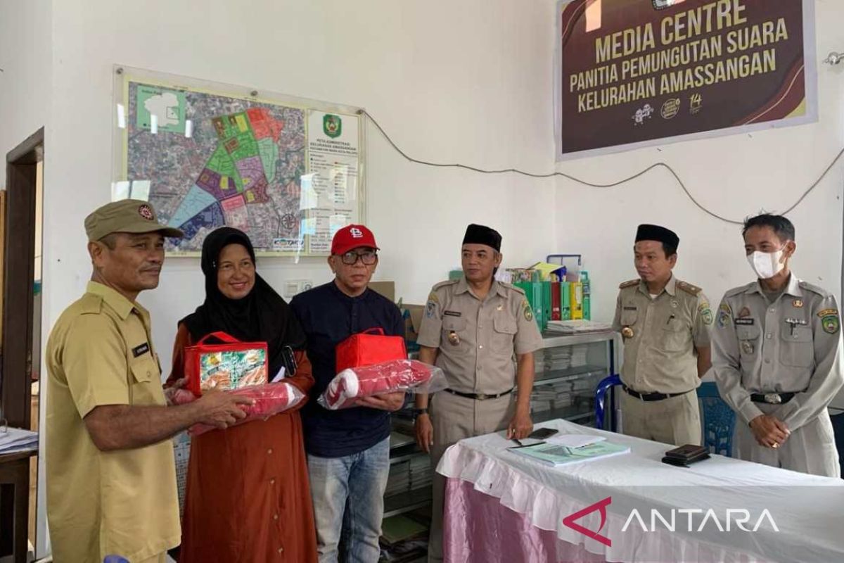 Kemensos serahkan bantuan untuk korban terdampak banjir di Palopo