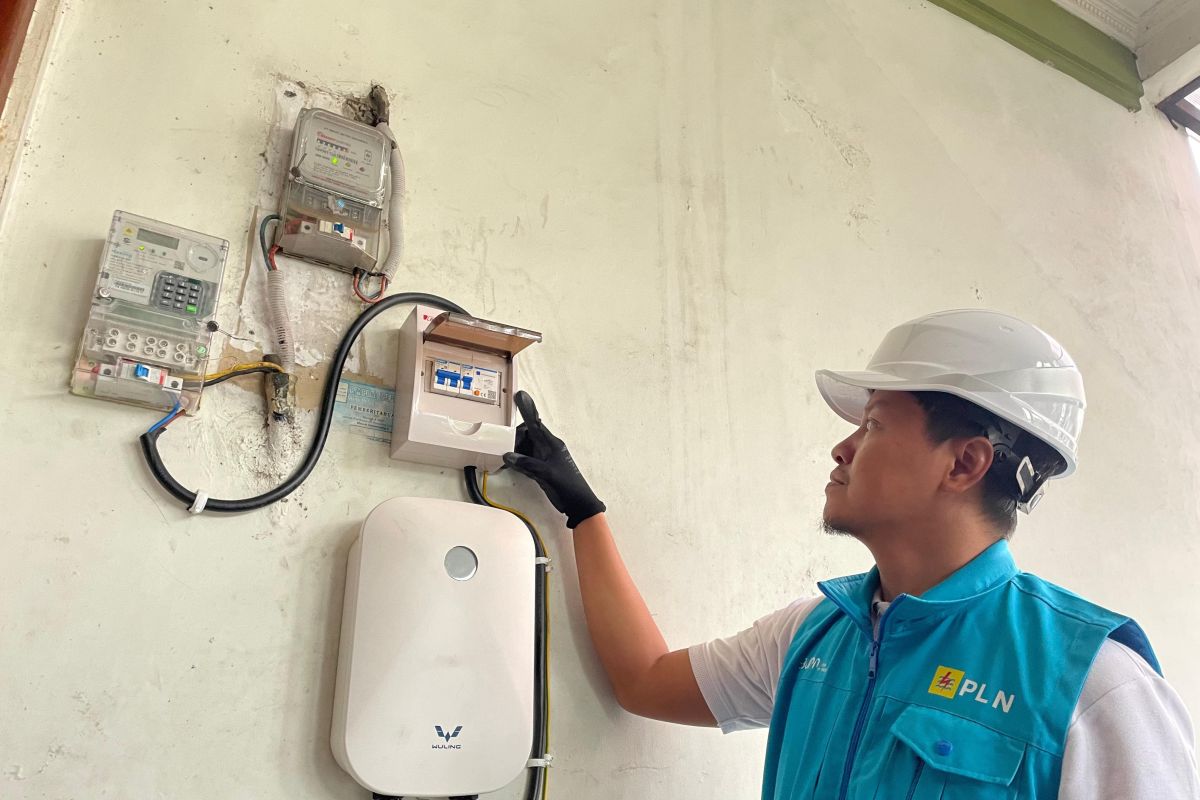 PLN nyalakan 300 "home charging" kendaraan listrik di Jakarta