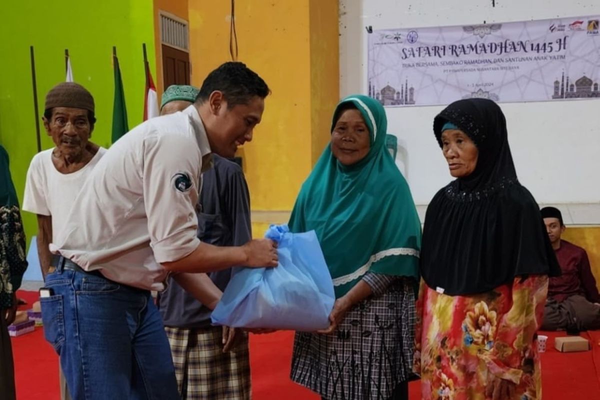 PT PAMA BAYA bagikan 250 paket sembako dan 30 santunan anak yatim