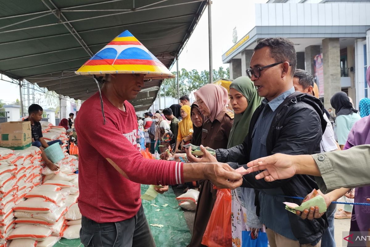 Kejaksaaan Tinggi dan Pemprov gelar pasar murah