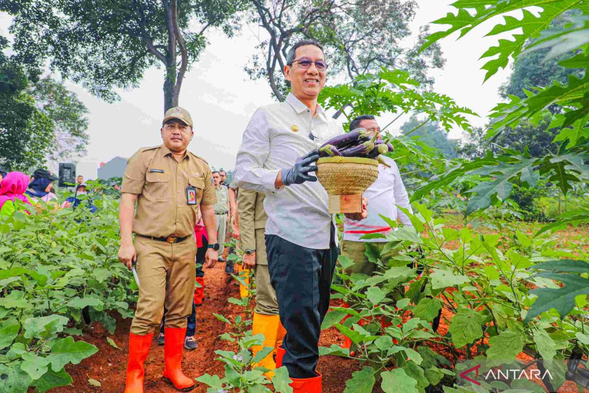 Heru panen raya pertanian dan perikanan di Jaktim