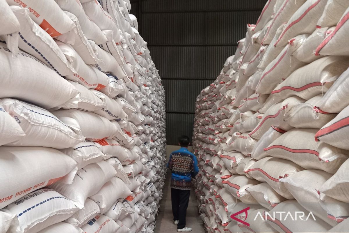 Bulog Cirebon pastikan stok 7.000 ton beras cukupi kebutuhan Lebaran