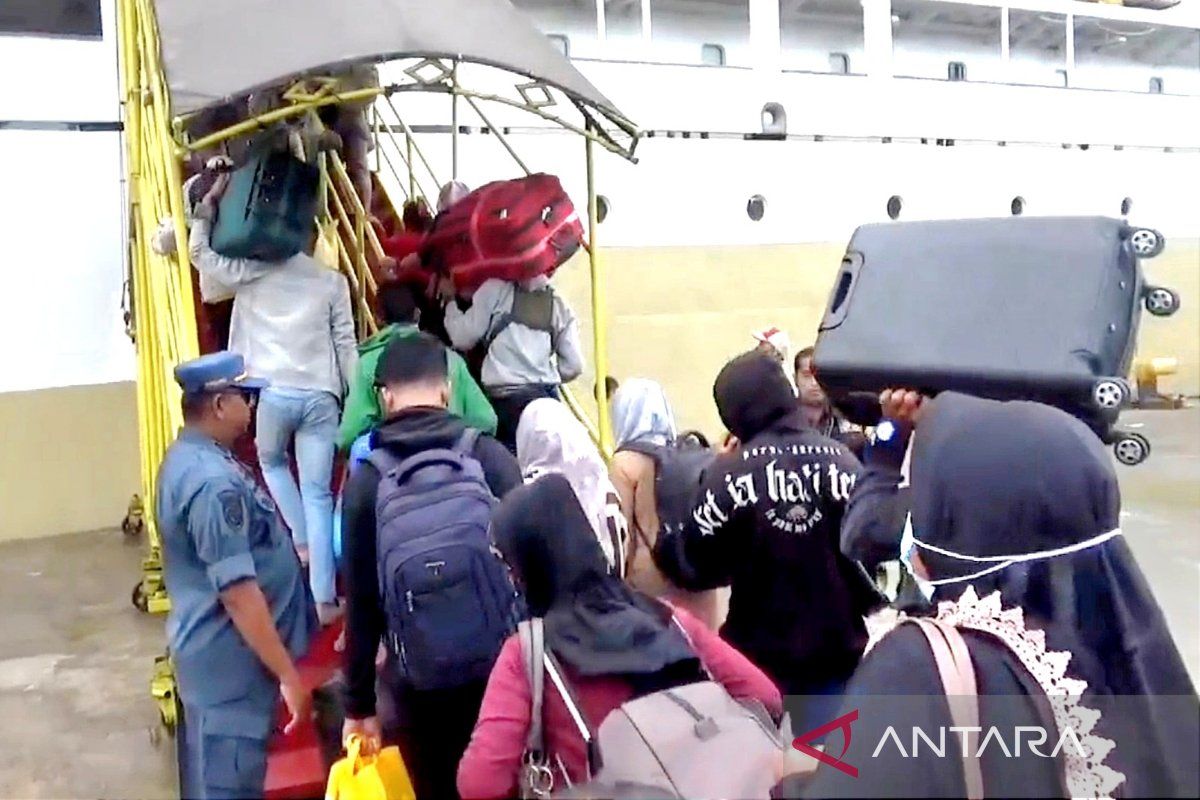 KSOP perkirakan 40 persen pemudik sudah bertolak dari Pelabuhan Sampit