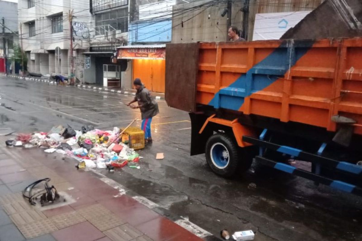 Libur Lebaran, DLH Kota Tangerang Banten tetap angkut sampah