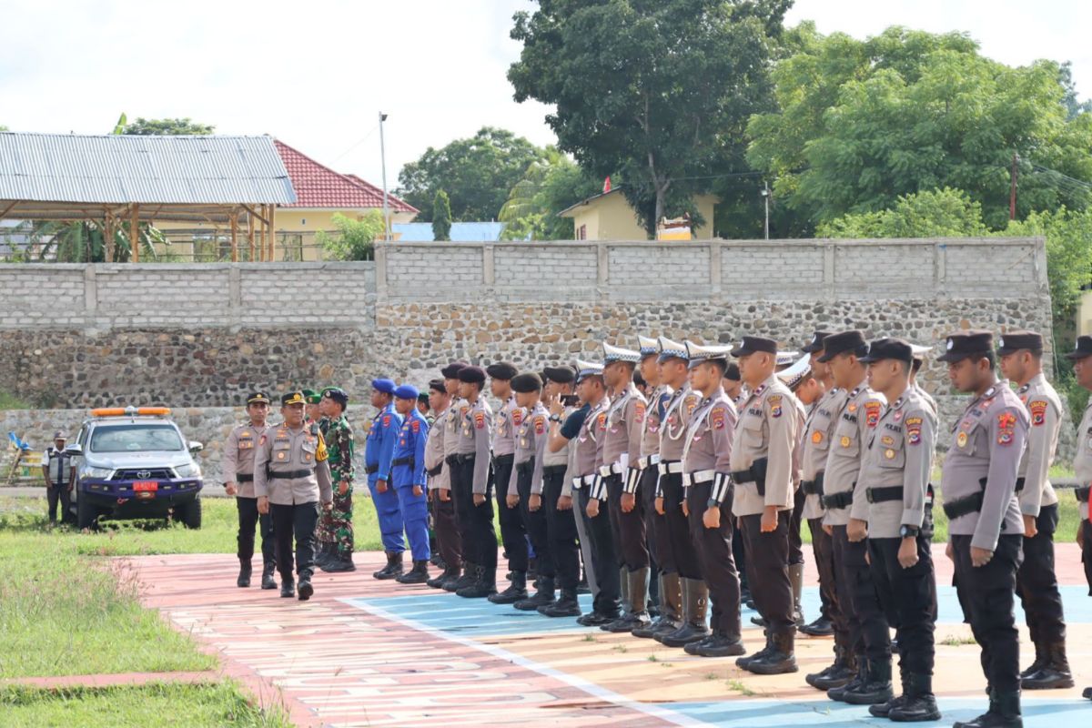Polres Manggarai Timur mengerahkan puluhan personel amankan Lebaran