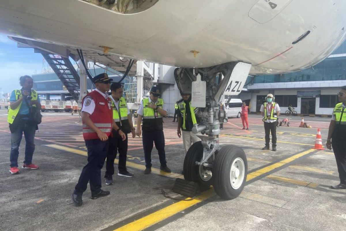 Kantor Otoritas Bandara IV cek kelaikan pesawat angkutan Lebaran